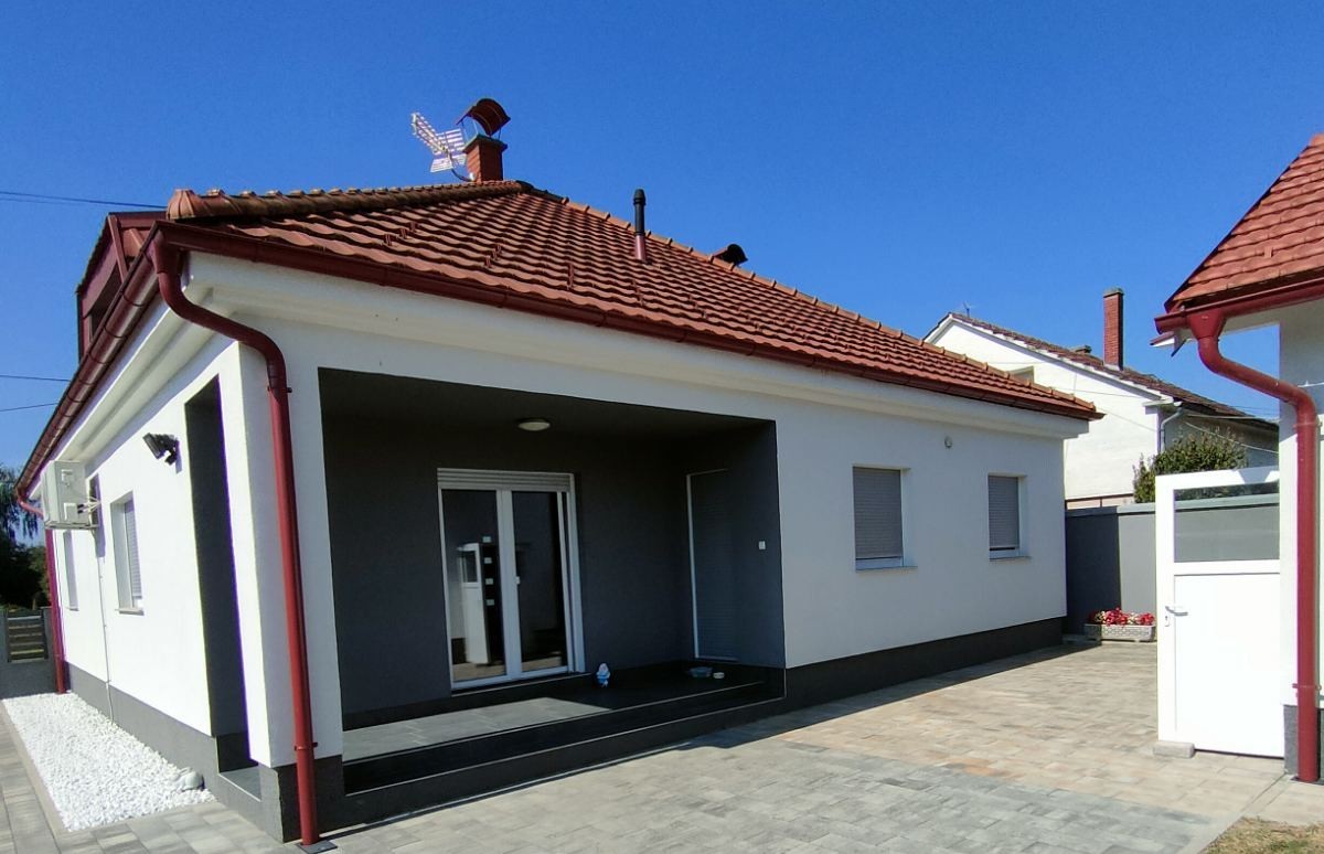 Kuća i terasa
